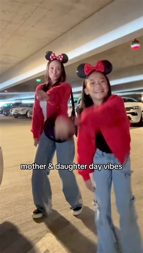 Fun Disney day with my girl @Scarlett Rae Elegado! #disneyland #disneyootd #motheranddaughter #dancers #dance