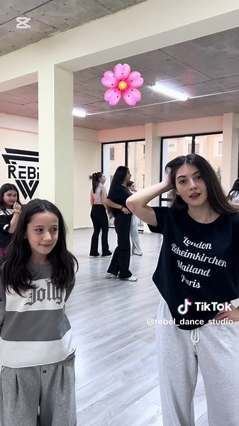 REBEL STUDIO (@rebel_dance_studio)’s videos with Shake Body - Skales