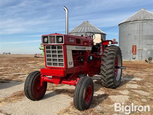 1975 International 1466 2WD Tractor | Agriculture