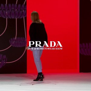 21K views · 568 reactions | 프라다 2020 가을 겨울 여성복 컬렉션의 초현실적으로 아름다운 베스트 룩을 만나보세요. | Prada | Facebook