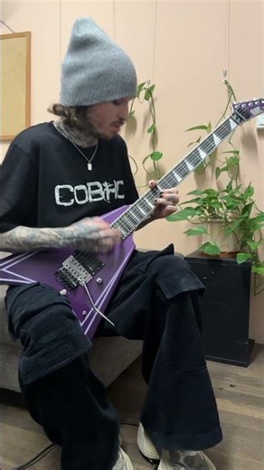 Backstage shredding with a beautiful instrument 🖤 #guitarsolo #guitarist #espguitars