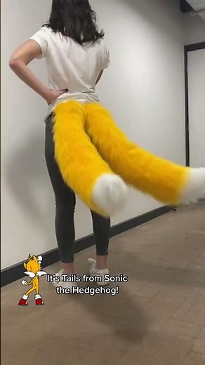 Tails from Sonic the Hedgehog moving cosplay tail