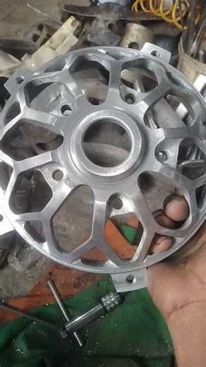 hub trombol belakang vs Custom