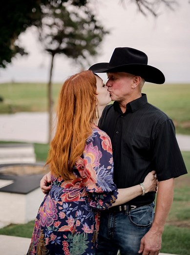 Sending Valentine's Day Cards? These Sweet Messages Will Spread Love