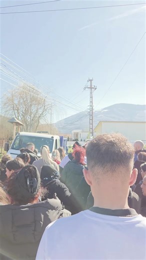 De acum, cea mai frumoasă stea, ne va veghea de sus! Ne-am bucurat împreună cât ai trăit, te vom plânge cât vom trăi!..🕊❤️‍🩹