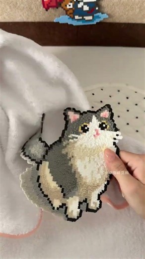沉浸式毛巾燙撕拉片~藍白小貓🐈‍⬛ 圖紙來源🍠：魚闆闆 #拼豆圖紙 #動物拼豆 #毛巾燙 #拼豆日常 #解壓視頻