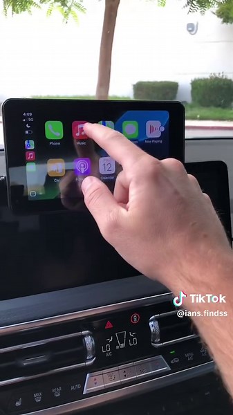 How Am I Just Now Finding Out about this Apple CarPlay Screen🤦🏻‍♂️It Took Me Less Than 2 Minutes to Mount to My Car and Set Up so Its Perfect if You Want to Use Maps, IMessage, or Music. It even has Siri! #carplayscreen #applecarplay #music #maps #siri #imessage #tech #cargadgets #applecarplayscreen #easyinstall #updateyourcar #responsivescreen #touchscreen