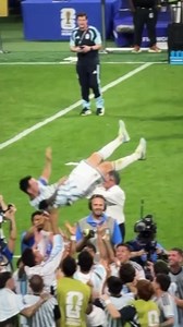 Messi lifted by teammates — viral World Cup 2026 clip