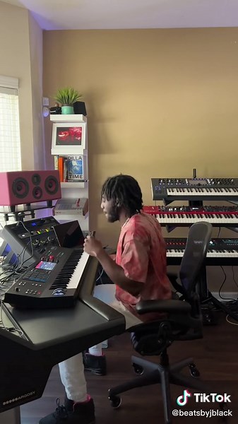 Creating Music with Electronic Keyboard Setup