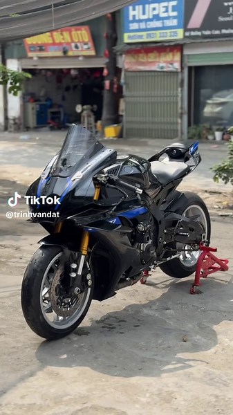 R1 2016 up 2020 giá chỉ 3xx.xxx.xxx