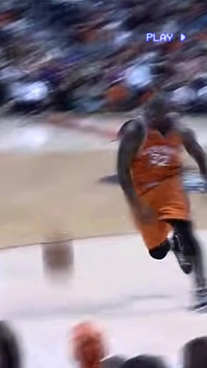 Shaq dives into crowd 🤩 #fyp #viral #foryou #foryoupage | shaq