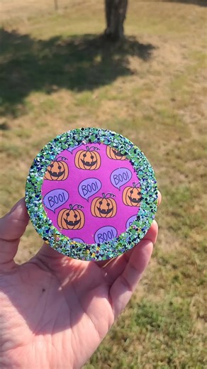 I love a good classic round cardstock and glitter moment #appleslicedesigns #freshiemaker #foryoupage #freshies #carfreshies #carfreshener