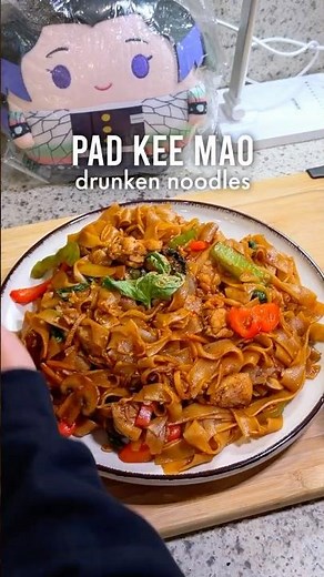 pad kee mao aka drunken noodles