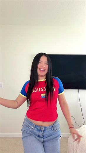 😂👀 #unbeso #newsongchallenge #dancebattle #fpyシ #foryoupage | dance battle