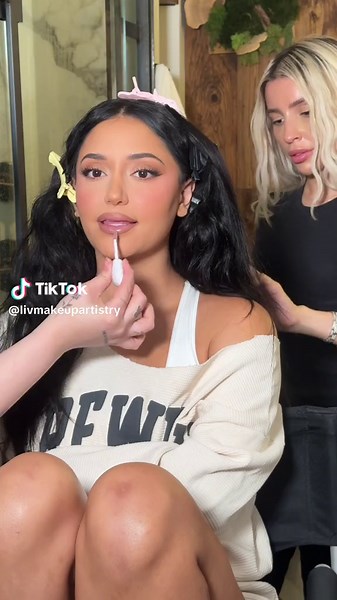 glammed the iconic @leah.kateb 💅 did my big one i loveee reaction videos they never get old 🥹 products are on LTK 🔗 lipgloss @kalonrouge “dreamy” gloss hair: @Diana Dodic assistant: @monicacase • #nycmakeup #njmakeupartist #makeupinspiration #makeupinspo #newjerseymakeupartist leah love island