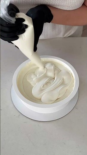 Creating a Spooky Ghost Cake with Delicious Layers