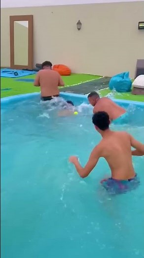 تحدى كرات التنس 🎾😂