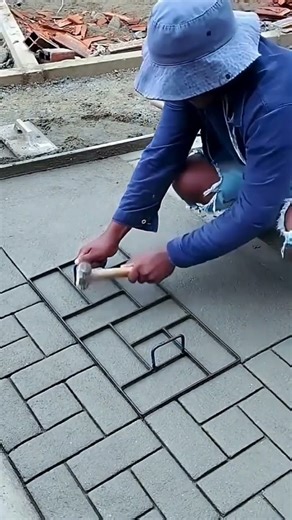 Make your own paving pattern on concrete casting for your yard floor #flooring #contructions