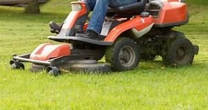 Do Riding Lawn Mowers Have Power Steering? | Your Motor Fix