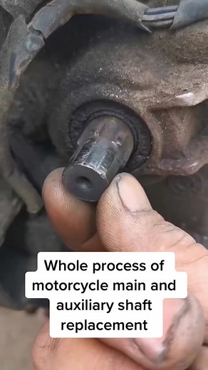 Motorcycle Main and Auxiliary Shaft Replacement Process