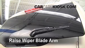 Rear Windshield Wiper Blade Change: 2002 Ford Excursion XLT 6.8L V10