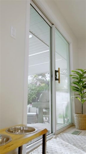 🐾 Whether you have a mischievous cat or an adventurous pup, Mesh Lock is here to keep your small pets safe inside while you enjoy fresh air without bugs. It’s pet-parent-approved! | Phantom Screens
