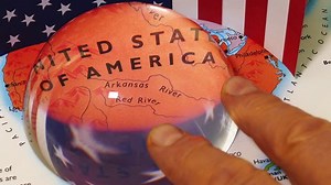 Video Stok Dome Magnifier Pushed Across Map Settling (100% Tanpa Royalti) 21702913 | Shutterstock