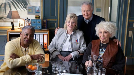 Maison de retraite : la série française fait un carton et s’impose numéro 1 sur Netflix