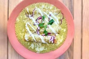 Cómo hacer 1 litro de salsa verde para enchiladas suizas: una receta con queso crema y un ingrediente que evita que quede ácida