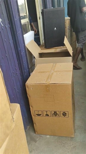 Testing W-3 CVR line array.A single 12inches line array.07039300565