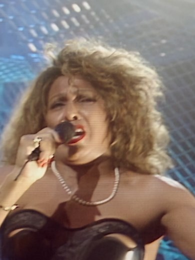Tina Turner’s Iconic Performance in 1989
