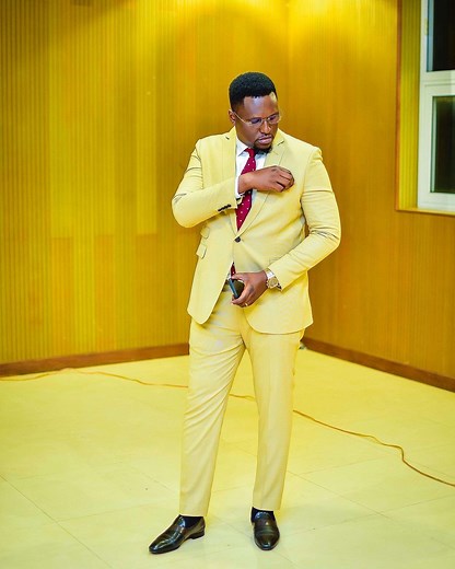 Mc Gara B on Instagram: "🥂"