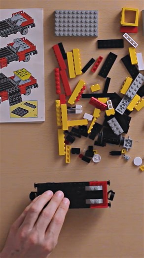 Watch This 1985 Vintage LEGO® Trains Set Come Together!