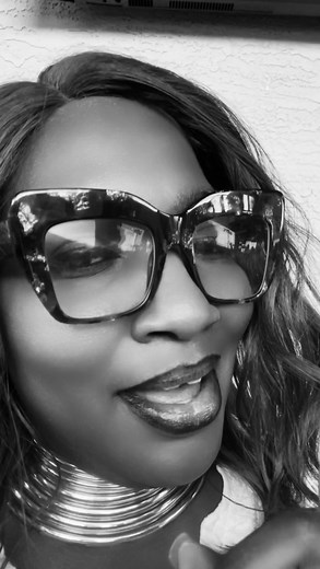 Gimme some D EVERYTIME! 🤌🏾✨ @thedangelo with timeless musings. 🗣️ I would never betray my heart. 🎶 #dangelo #blackmessiah #dangeloandthevanguard #betraymyheart #timelessmusic #instaclassic #goodvibesonly #melanin | Teri Tobin