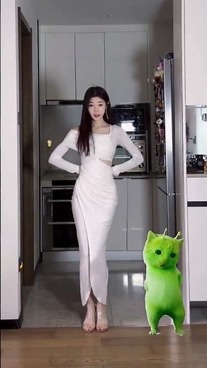 Chicken Dance Challenge: Little Chicken's Cutest Moves