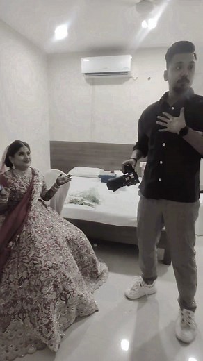 42 reactions | Common thinga between Bride and a Photographer on the wedding day 藍 please i request you to watch till the end  #reelsinstagram #concept #photographerslife #weddingvibes | Eye Captures | Facebook
