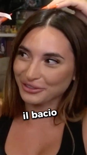 SARA DIAMANTE SAW LOLLO'S KISS...🧑🏼‍❤️‍💋‍🧑🏻🫪
