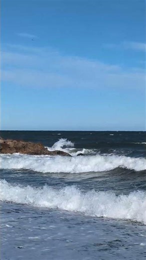 Ocean Waves Collide with the Jetty | Nature’s Rhythm in Motion (4K)