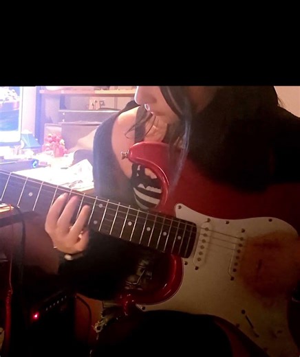 Guitar cover of “Waves” by Guthrie Govan.Recorded before turning 20.