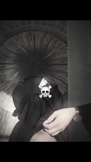 Daily.Dose on Instagram: "Full Link in bio ✅ 日本利用压电瓷砖将脚步转化为电能。这些瓷砖捕捉来自你脚步的动能。当你行走时,你的重量和动作会对瓷砖产生压力。瓷砖会轻微弯曲,从而产生机械应力。瓷砖内部的压电材料将这种应力转化为电能。每一步都会产生少量电荷,而数百万步结合在一起就能产生足够的电力来驱动LED灯、数字显示屏和传感器。在像涩谷车站这样繁忙的地方,每天大约有240万个脚步为这一系统作出贡献。这些电能可以被储存或立即使用,从而减少对传统电力来源的依赖,并支持可持续的城市基础设施。这种方法将日常运动转化为实用的可再生能源#日本#知识 #事实 #你知道吗#推荐科技 创新 历史 技术 实验 热门日本利用压电瓷砖将脚步转化为电能。这些瓷砖捕捉来自你脚步的动能。当你行走时,你的重量和动作会对瓷砖产生压力。瓷砖会轻微弯曲,从而产生机械应力。瓷砖内部的压电材料将这种应力转化为电能。每一步都会产生少量电荷,而数百万步结合在一起就能产生足够的电力来驱动 LED灯、数字显示屏和传感器。在像涩谷车站这样繁忙的地方,每天大约有240万个脚步为这一系统作出贡献。这些