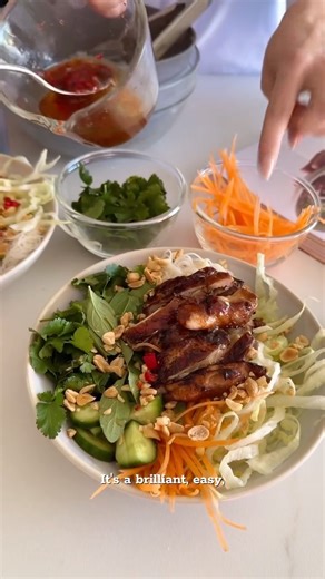 Sarah Pound on Instagram: "Cooking with Victoria was such a joy 💛 This Vietnamese Chicken Bowl brings together tender chicken, fresh herbs and crunchy toppings 🌿🥕 It’s simple to make but big on flavour, and perfect for any day of the week. You can find this, and many more ripper recipes in my new cookbook, Family Food. Link in bio. VIETNAMESE CHICKEN BOWLS SERVES 4 Ingredients: 600 g boneless and skinless chicken thighs 2 tablespoons fish sauce 1 tablespoon honey 1 tablespoon soy sauce 1 tabl