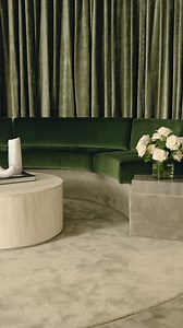 Everything you need to know about buying an OVAL DIAMOND💎💍 1. Colour has a strong element of personal preference, but we always recommend the DEF range as it is colourless (less colour = higher fire & brilliance). For those who are looking for some warmth in their stone, G can also be a great option! 2. Clarity allows for some flexibility when it comes to Ovals, however, if you’re looking for an eye-clean stone we recommend VS1 and above. 3. Carat is all about personal preference, but our one 