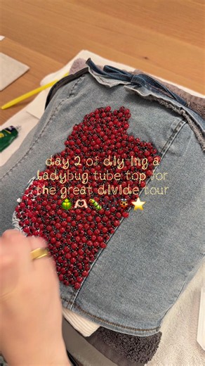 Noah Kahan concert outfit DIY day 2 progress