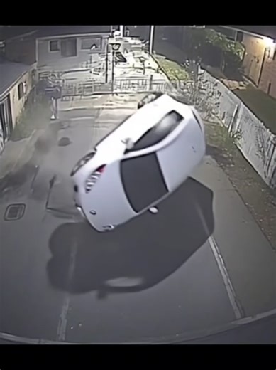 horror CCTV capture #foryoupagе #cctv #videoviral #horror #creature