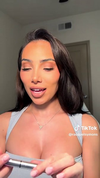 Achieve a Sun-Kissed Look with UNICOS Makeup