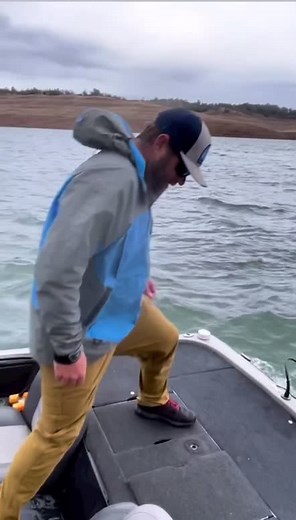 What a toad bass😧 Creds-crazyclara •insta #fishing #fyp #fishinglife #fishingtiktoks #fishtok #fisherman #life #fypシ #nature #fishingcontent #rod #monster #