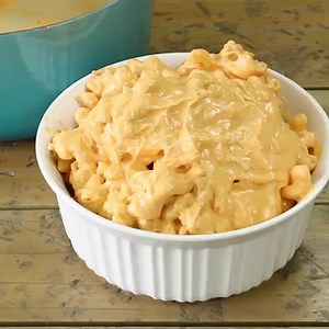 11M views · 953 reactions | I know I usually stick to sweet recipes, but I HAD to share my recipe for BUFFALO CHICKEN MAC & CHEESE with you today!!!  PRINTABLE RECIPE: https://sugarspunrun.com/buffalo-chicken-mac-and-cheese/ | Sugar Spun Run | Facebook