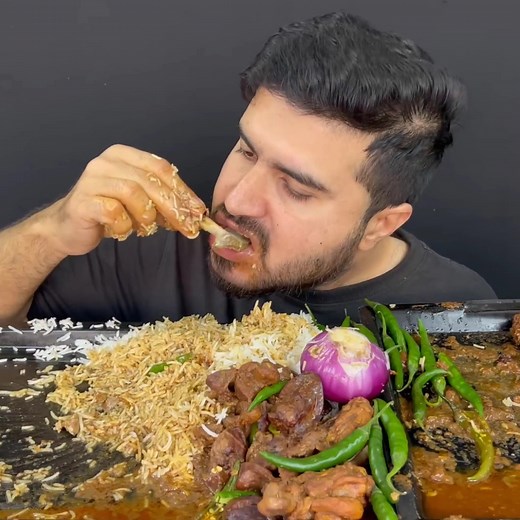 35K views · 1.5K reactions | ASMR; EATING SPICY CHICKEN CURRY SPICY MUTTON CURRY | Eating ASMR | Facebook