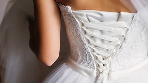 Menyasszonyi ruhában ment másvalaki esküvőjére