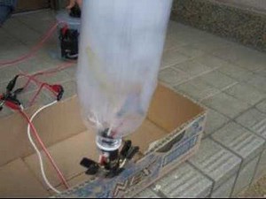 コンデンサー爆発 １